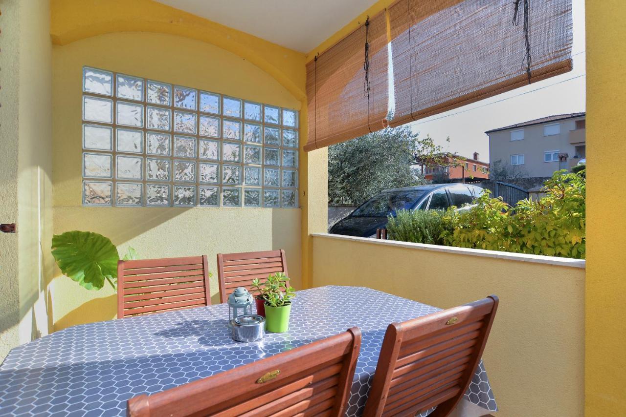 Apartment Jadranko 1761 Peroj Exterior photo